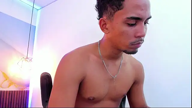 DrakeFoxxのライブXXXチャット