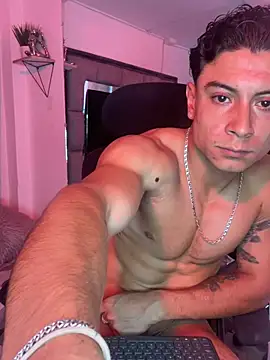 צ'אט XXX בשידור חי של MR_MUSCLE