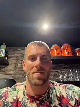 XXX chat uživo modela Johnytrain