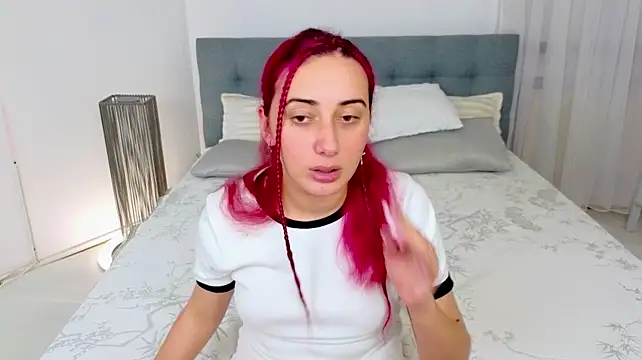 Renesmie live XXX chat