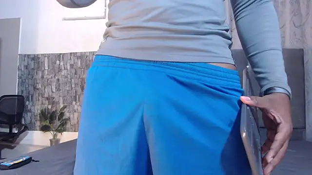 IsiahMaxwell 现场XXX聊天