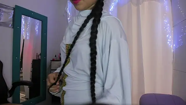 Milly-Wayn Live XXX chat