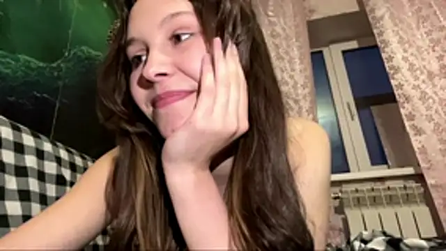 Živý XXX chat EllynDincher