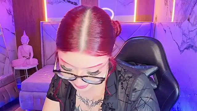 Red_Bunny_v Adlı Modelin Canlı XXX Sohbeti