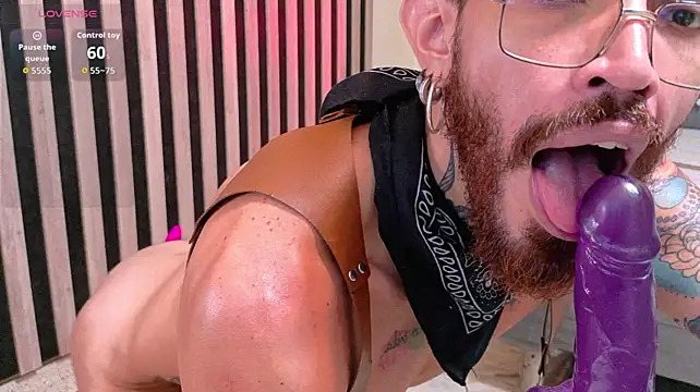 Chat XXX ao vivo de Simon_Rz