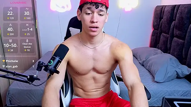 Show modela Luke_Muscle na web-kameri