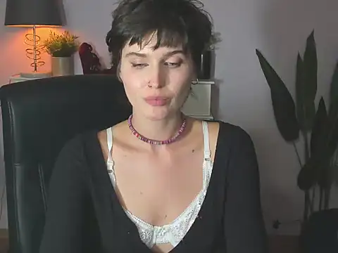 XXX chat uživo modela SarahxCharm