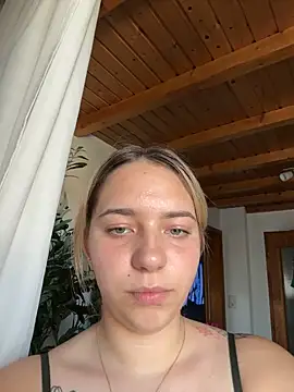 Naomi-Klein Webcam-Show
