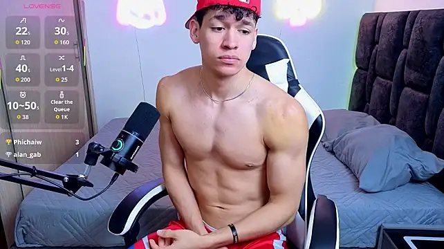 XXX chat uživo modela Luke_Muscle