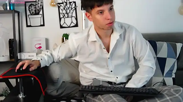 ThomasEdisonn's Live XXX Chat