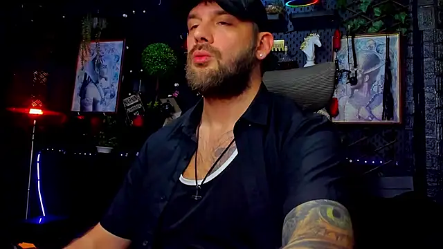 XXX chat uživo modela LexHardy