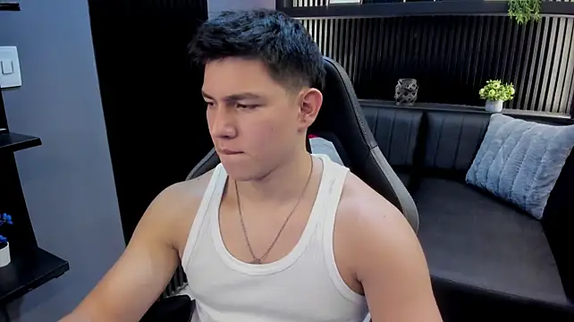 Chat XXX en directo de JamesCr_