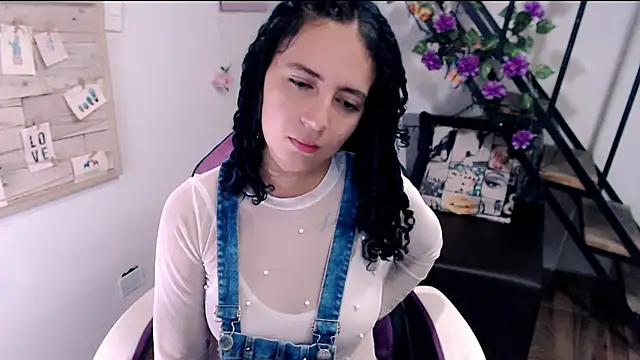 samantha_baby_ Adlı Modelin Canlı XXX Sohbeti