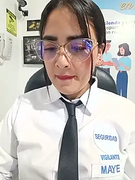 Czat XXX na żywo – MAYE__13