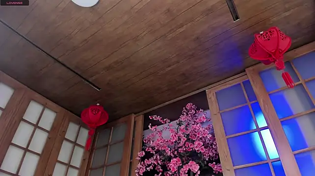 holy__titsのライブXXXチャット