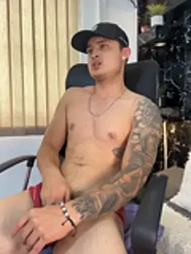 Alexander_ferre Adlı Modelin Canlı XXX Sohbeti