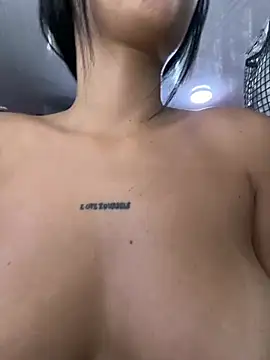 Chatroom XXX en direct de kitty_rousse01
