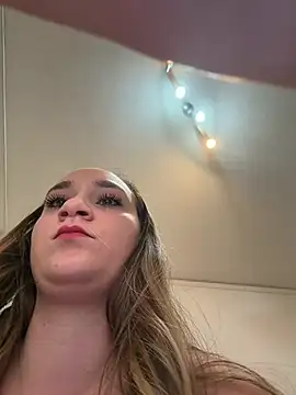 دردشة SexyAlisya الجنسية المباشرة