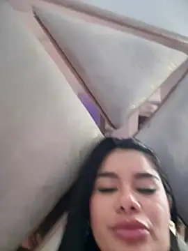 Issane_Peru Live XXX-chat