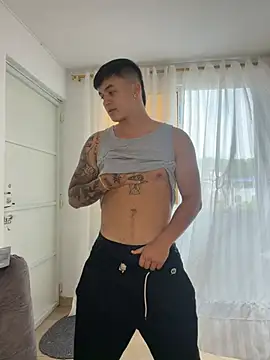 Chat +18 de Christopher_strongg ao vivo