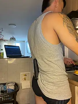 Christopher_stronggn Live XXX chat