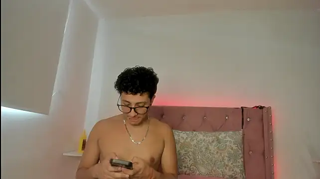 Živý XXX chat Adonibaskerville4