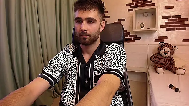 KyloEast Webcam Show