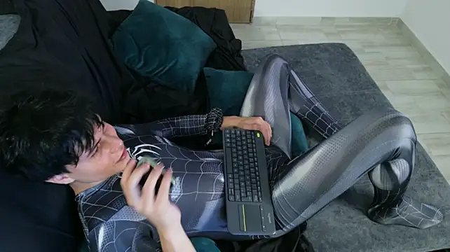XXX chat uživo modela Edward_oa