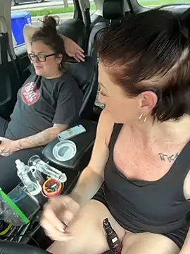 MilfOfDreams élő XXX-chatje