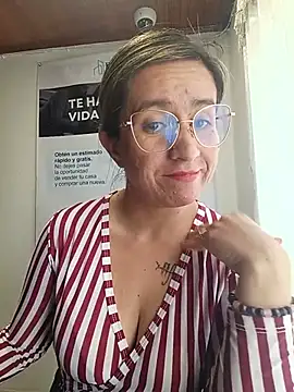 Valentina--1 live XXX chat