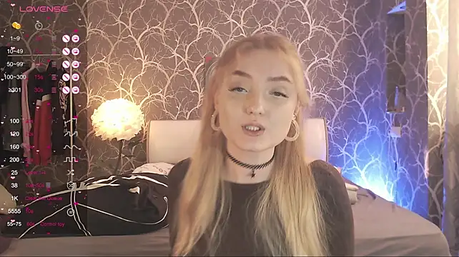 MiaMiaMeow live XXX chat