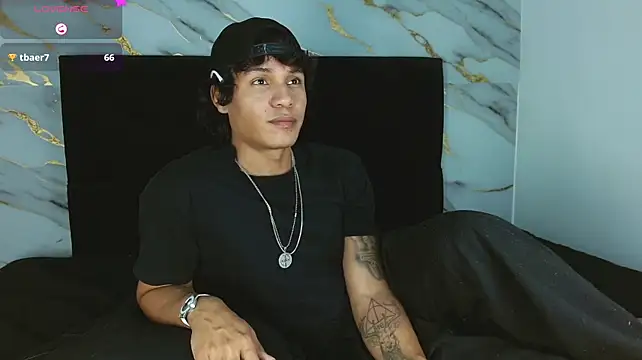 Chat XXX en directo de MaximilianRoth