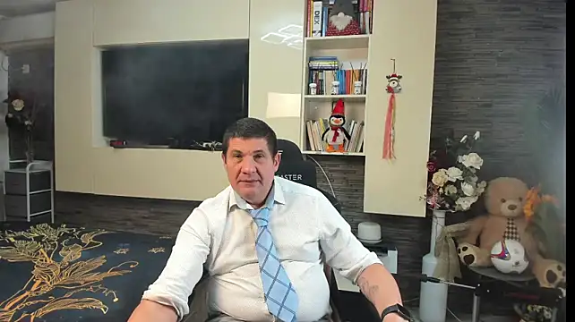 SpartacusDaddy48 live XXX chat