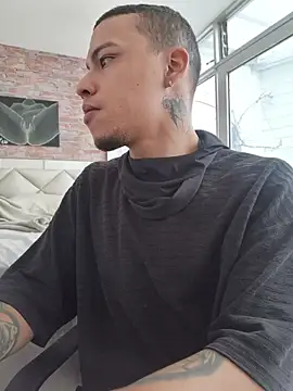 AlphaMasterXxx élő XXX-chatje