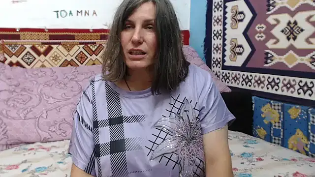 Adelinemilf Webcam show