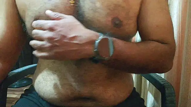 XXX chat uživo modela Mallu-Rohan