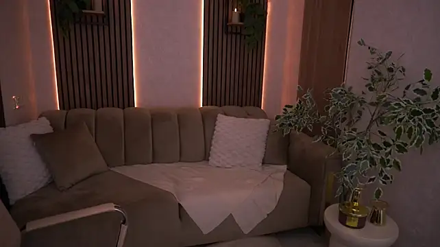 CuteeFoxy Adlı Modelin Canlı XXX Sohbeti