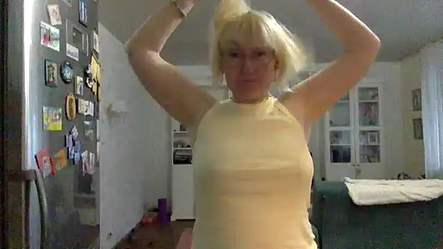 Zeyona XXX чат на живо