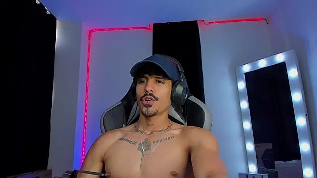 Онлайн чат XXX Lukeetaylor