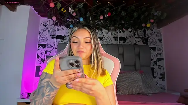 LucyRosse Chat XXX in diretta