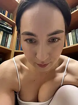 Holly_Play Adlı Modelin Canlı XXX Sohbeti