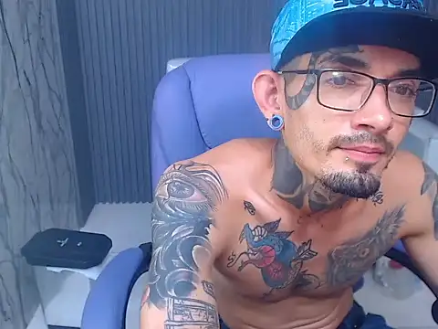 دردشة Boy_tatto77 الجنسية المباشرة