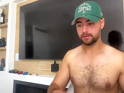 Show modela KevinBear_ na web-kameri