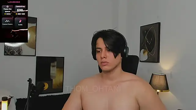 Živý XXX chat Thom_Ohtani