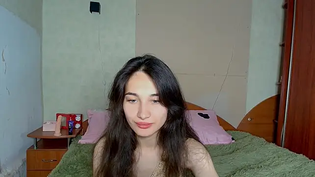 Eleonora_Sun Adlı Modelin Canlı XXX Sohbeti