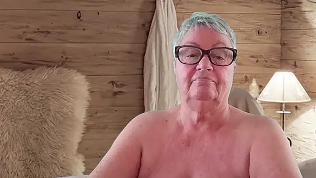 Mystery-Grandmother Webcam-Show