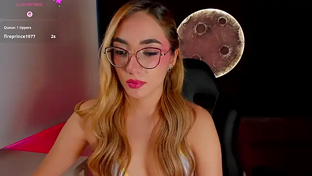 SophieLafont Chat XXX in diretta