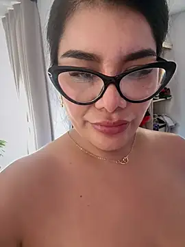 Issane_Peru 现场XXX聊天