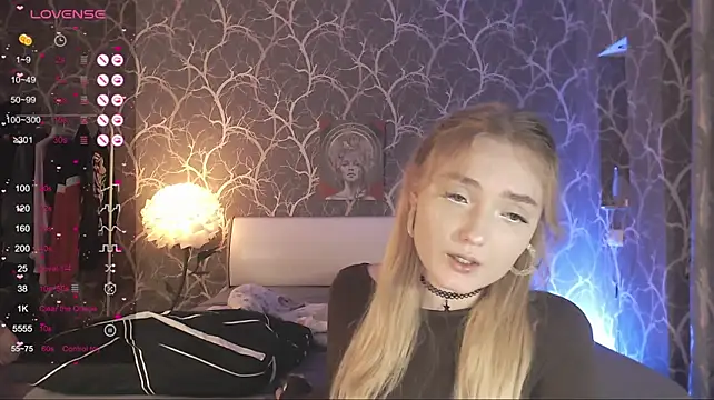 MiaMiaMeow Adlı Modelin Canlı XXX Sohbeti