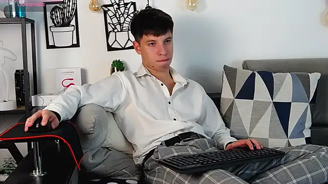 ThomasEdisonn XXX чат на живо